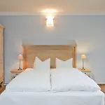 Hotel Gut Sarnow - Und Restaurant Schorfheide