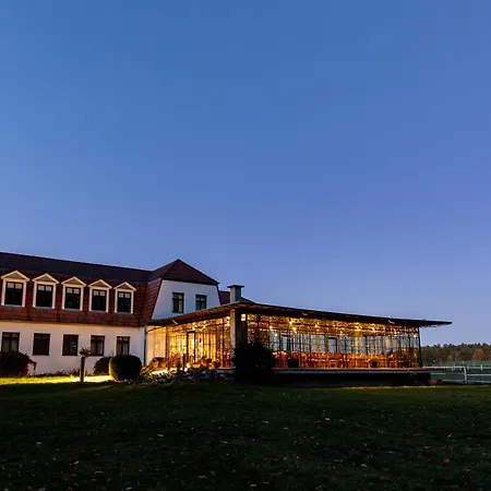 Hotel Gut Sarnow - Und Restaurant