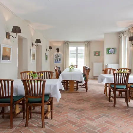 Hotel Gut Sarnow - Und Restaurant 3*