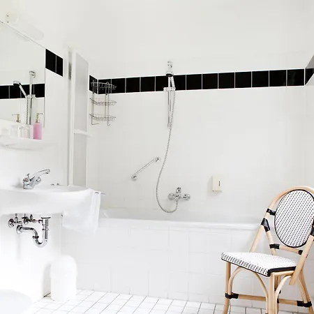 Gut Sarnow - Und Restaurant מלון