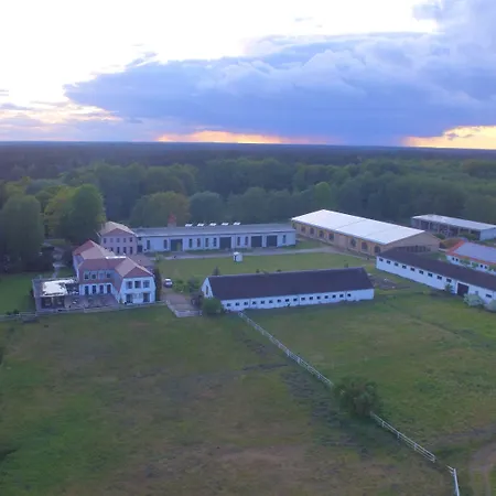 Gut Sarnow - Und Restaurant Hotel