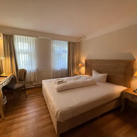 Gut Sarnow - Und Restaurant שורפהייד