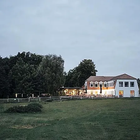 Gut Sarnow - Und Restaurant Отель Шорфхайде
