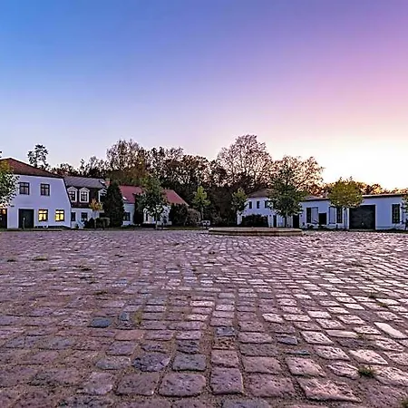 Gut Sarnow - Und Restaurant