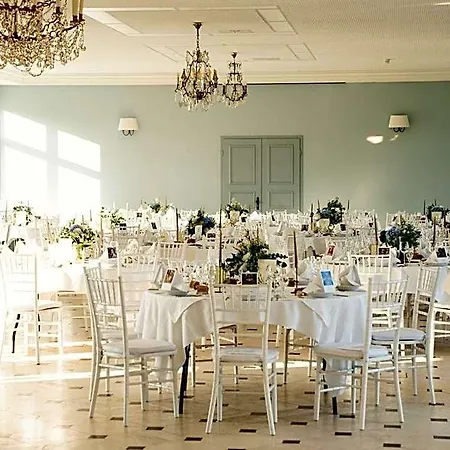 Gut Sarnow - Und Restaurant Hotel