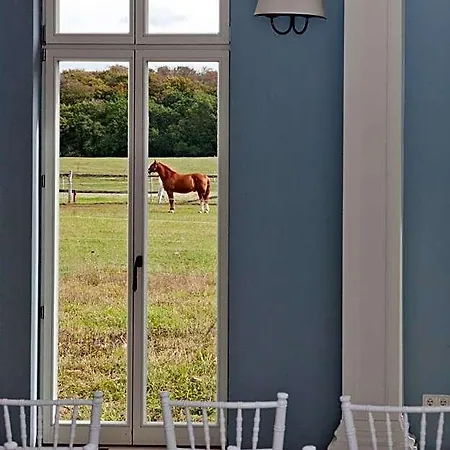 Gut Sarnow - Hotel, Restaurant Und Reitanlage