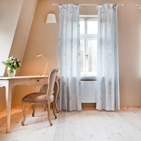 Gut Sarnow - Hotel, Restaurant Und Reitanlage