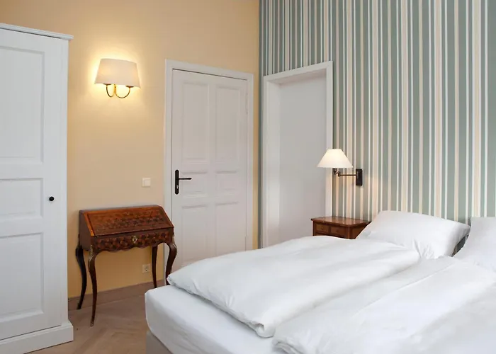 Gut Sarnow - Hotel, Restaurant Und Reitanlage 3*