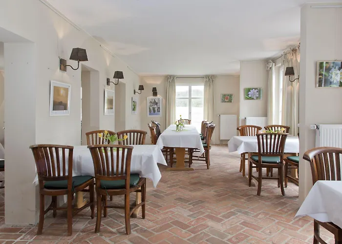 Gut Sarnow - Hotel, Restaurant Und Reitanlage Hotel