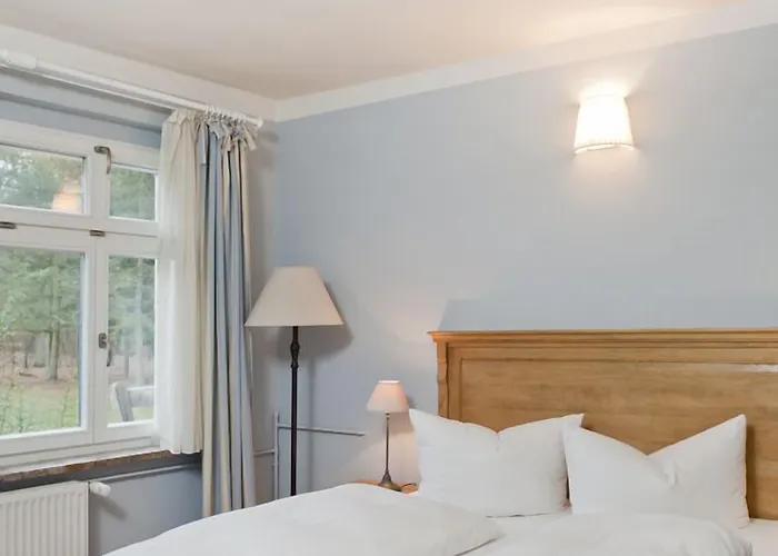 Gut Sarnow - Und Restaurant Отель