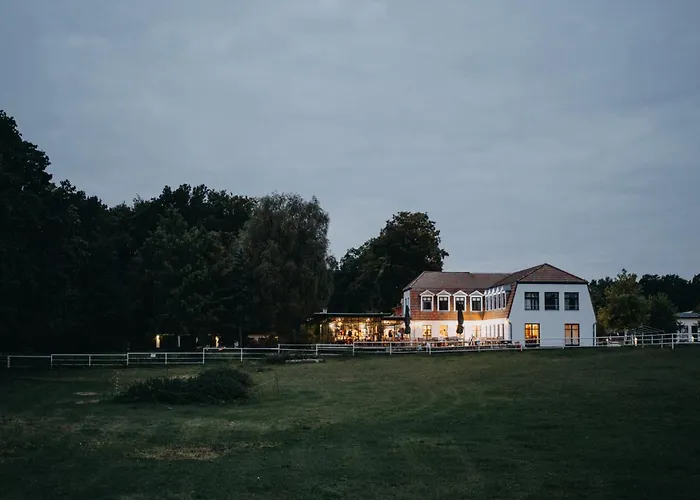 Отель Gut Sarnow - Und Restaurant 3*